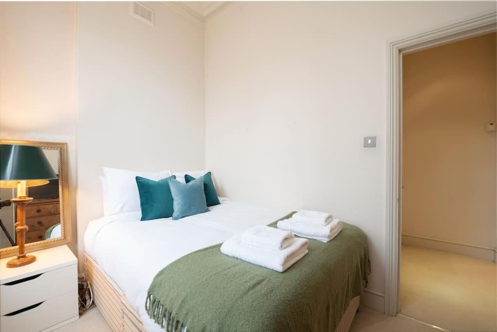 Apartment 48 Redcliffe Gardens By Capital *
