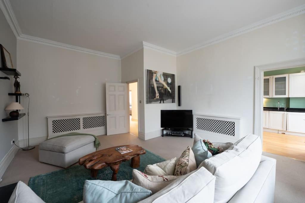 48 Redcliffe Gardens By Capital Apartment