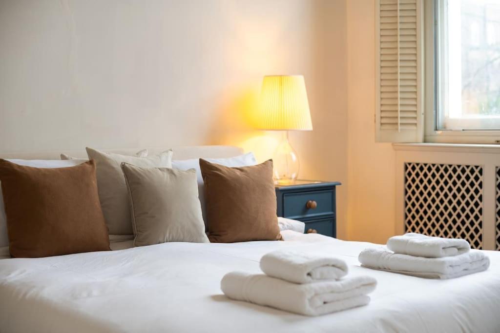 48 Redcliffe Gardens By Capital Apartment *